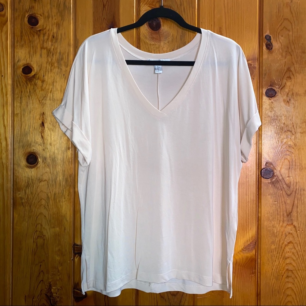 FOREVER 21 Basic Oversized Thin V-Neck Tee Shirt